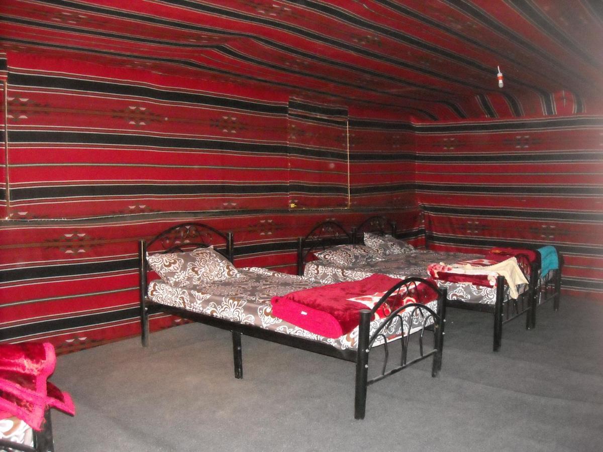 Hotel Bedouin House Camp à Wadi Rum Extérieur photo