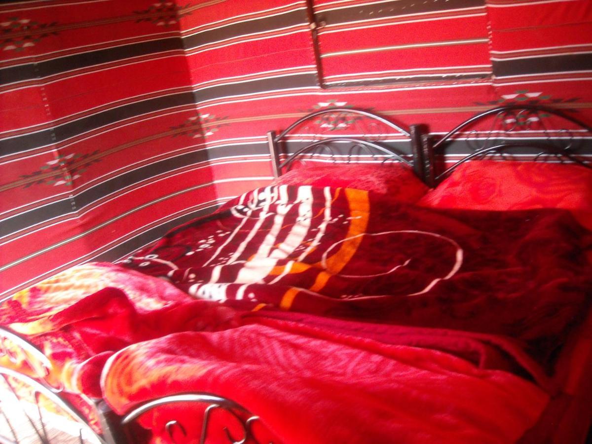 Hotel Bedouin House Camp à Wadi Rum Extérieur photo