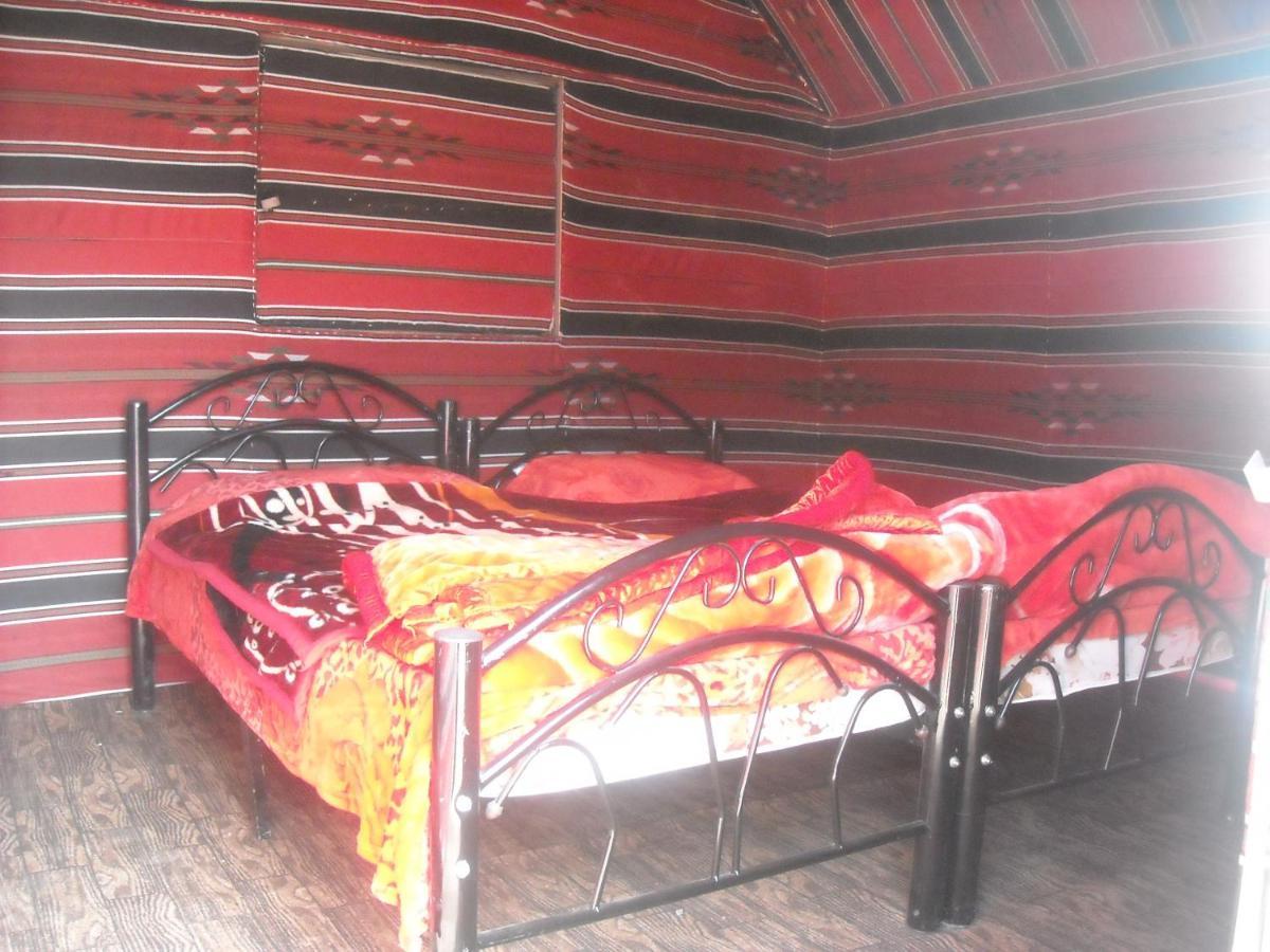 Hotel Bedouin House Camp à Wadi Rum Extérieur photo