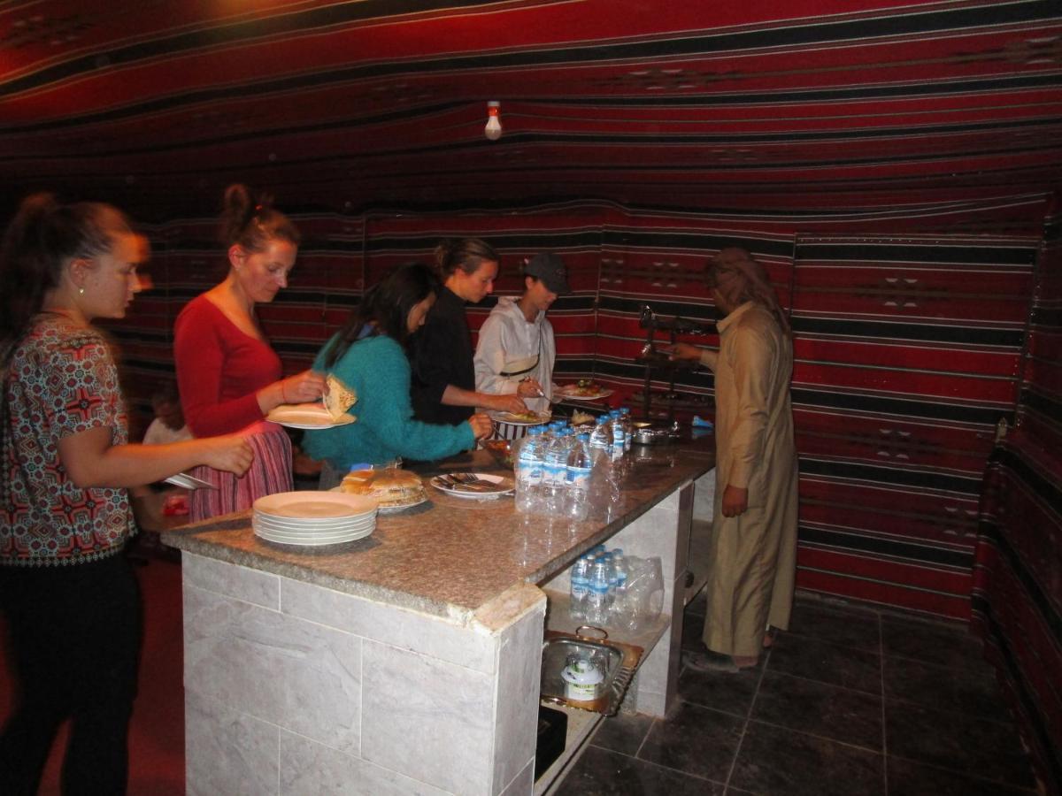 Hotel Bedouin House Camp à Wadi Rum Extérieur photo