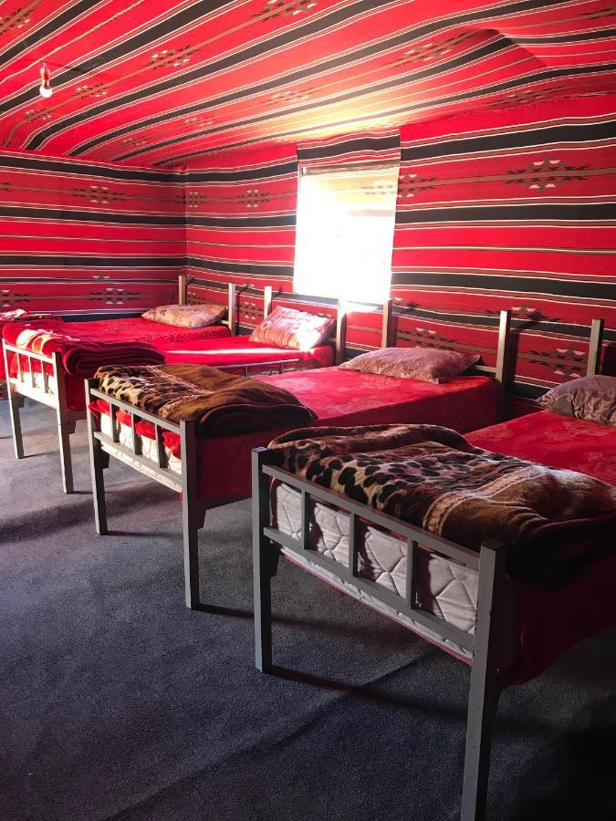 Hotel Bedouin House Camp à Wadi Rum Extérieur photo