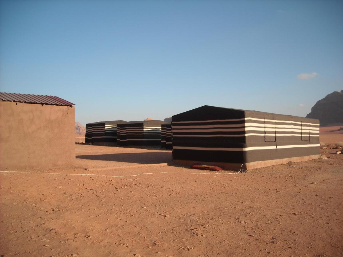 Hotel Bedouin House Camp à Wadi Rum Extérieur photo