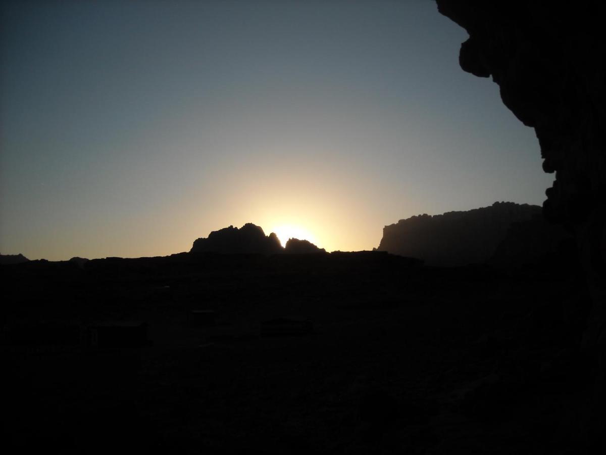Hotel Bedouin House Camp à Wadi Rum Extérieur photo