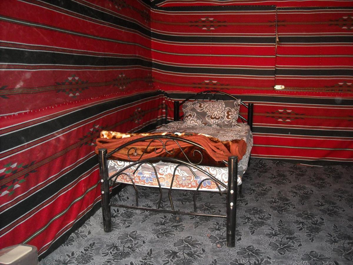 Hotel Bedouin House Camp à Wadi Rum Extérieur photo