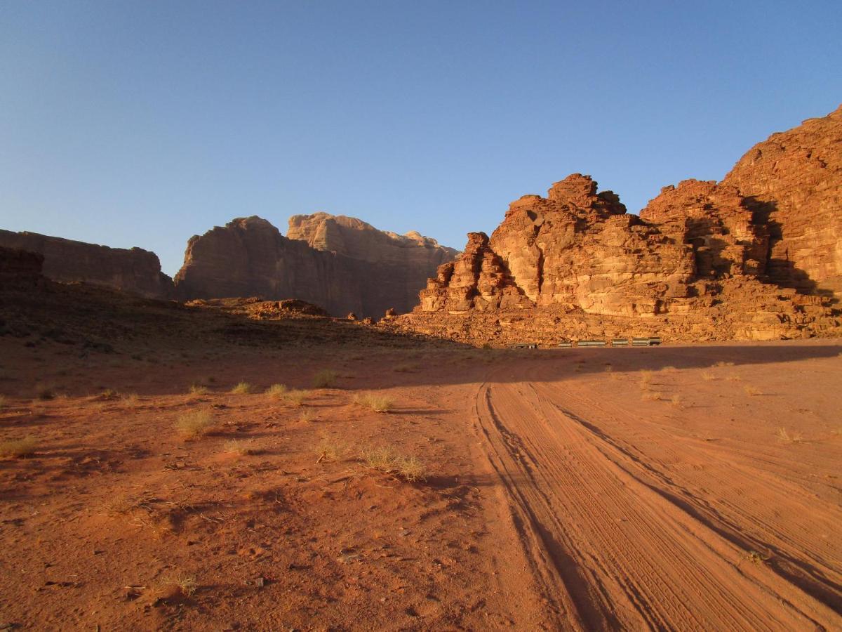 Hotel Bedouin House Camp à Wadi Rum Extérieur photo