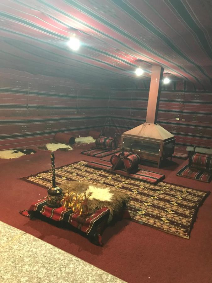 Hotel Bedouin House Camp à Wadi Rum Extérieur photo