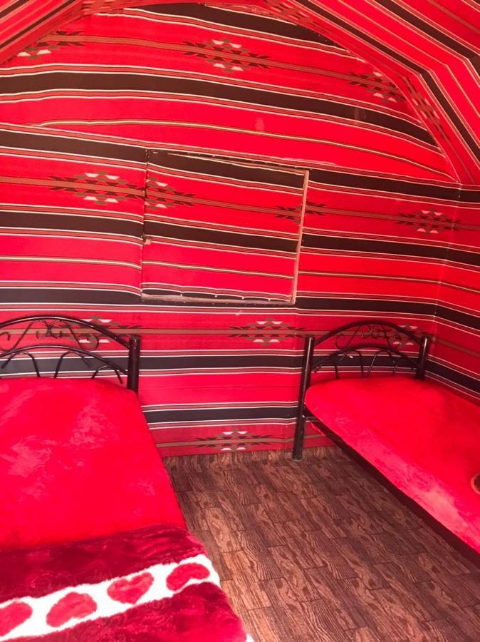 Hotel Bedouin House Camp à Wadi Rum Extérieur photo