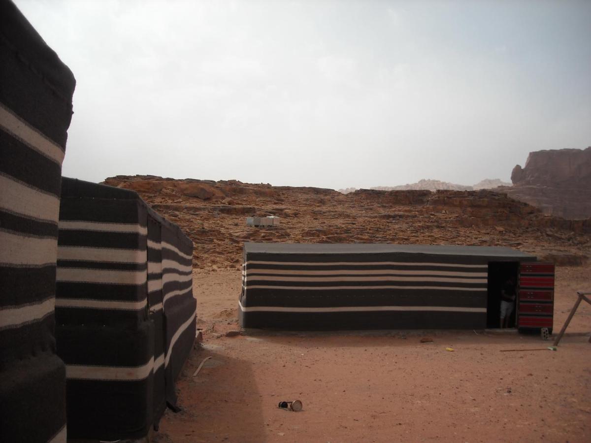 Hotel Bedouin House Camp à Wadi Rum Extérieur photo