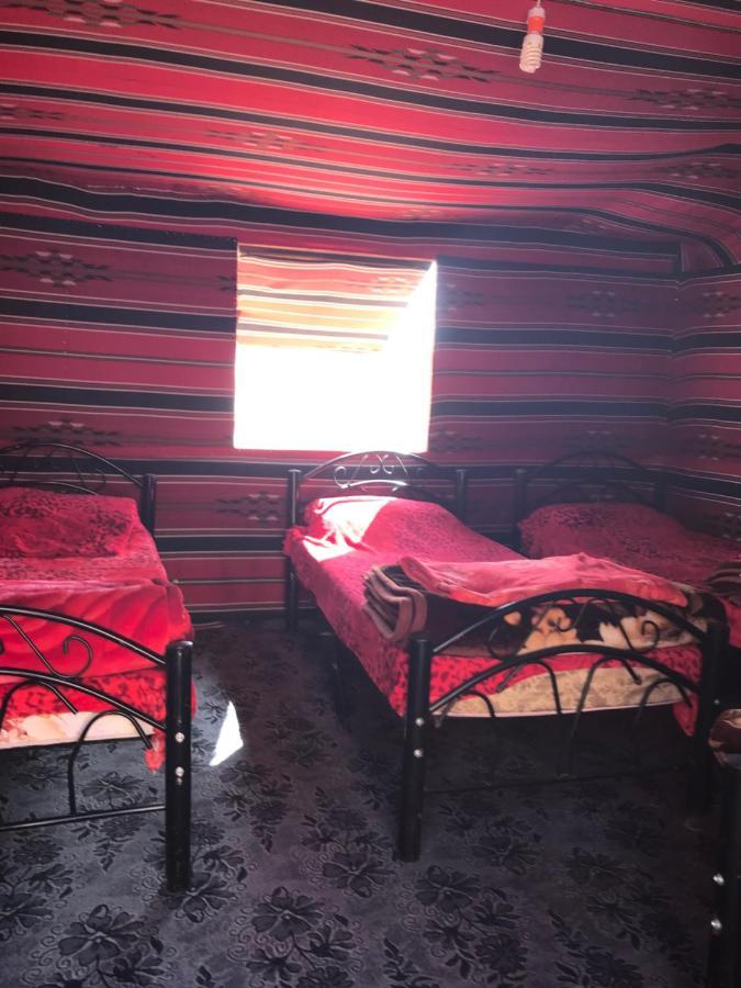 Hotel Bedouin House Camp à Wadi Rum Extérieur photo
