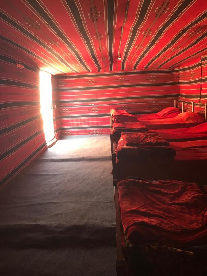 Hotel Bedouin House Camp à Wadi Rum Extérieur photo