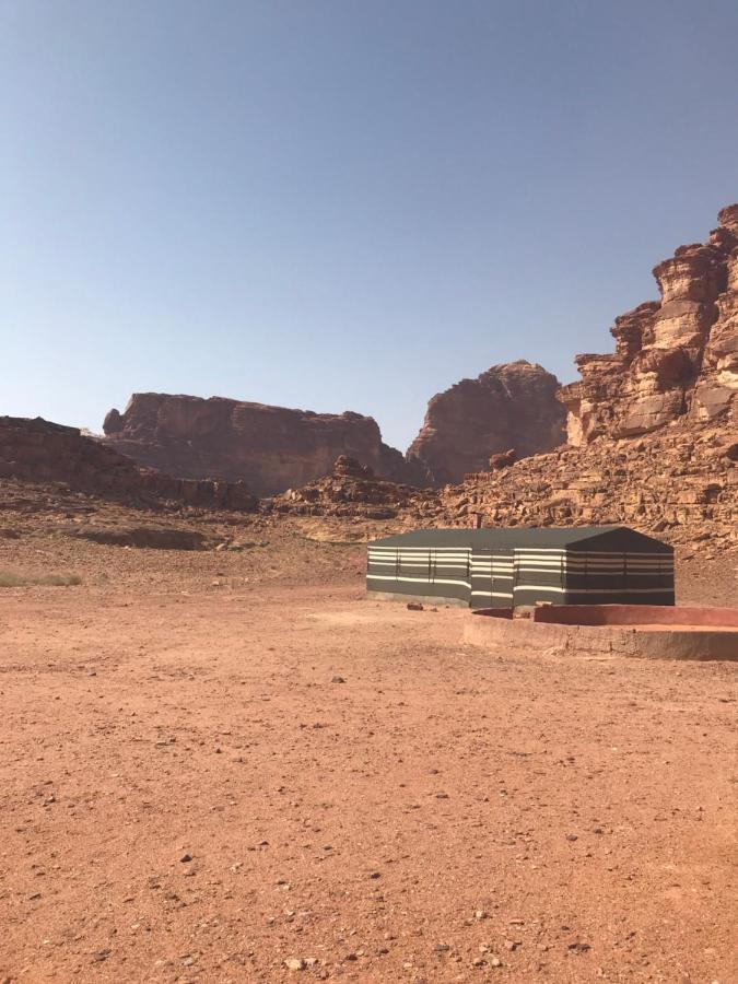 Hotel Bedouin House Camp à Wadi Rum Extérieur photo