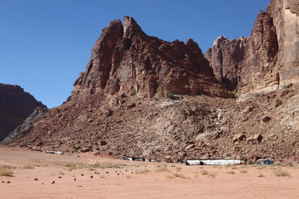 Hotel Bedouin House Camp à Wadi Rum Extérieur photo