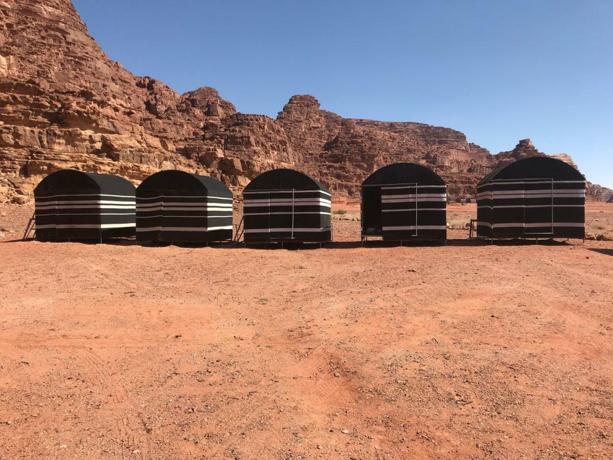 Hotel Bedouin House Camp à Wadi Rum Extérieur photo